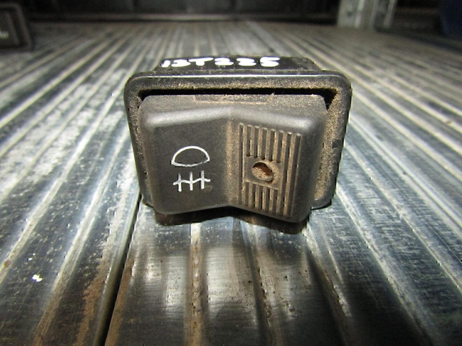 Кнопка противотуманки VAZ Lada 2107