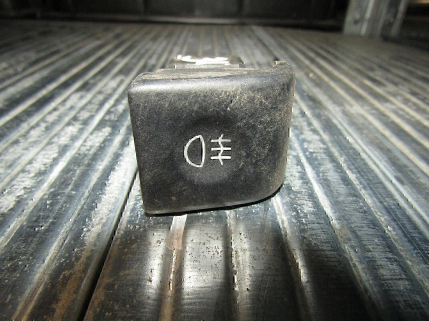 Кнопка противотуманки VAZ Lada 2110