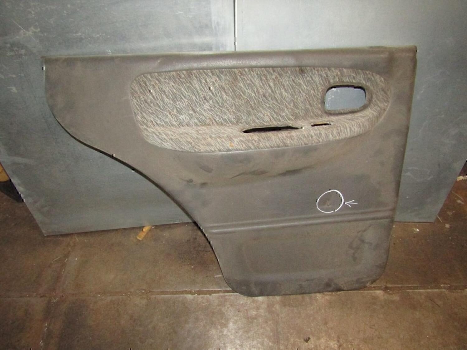 Обшивка двери задней левой KIA Sportage 1994-2004
