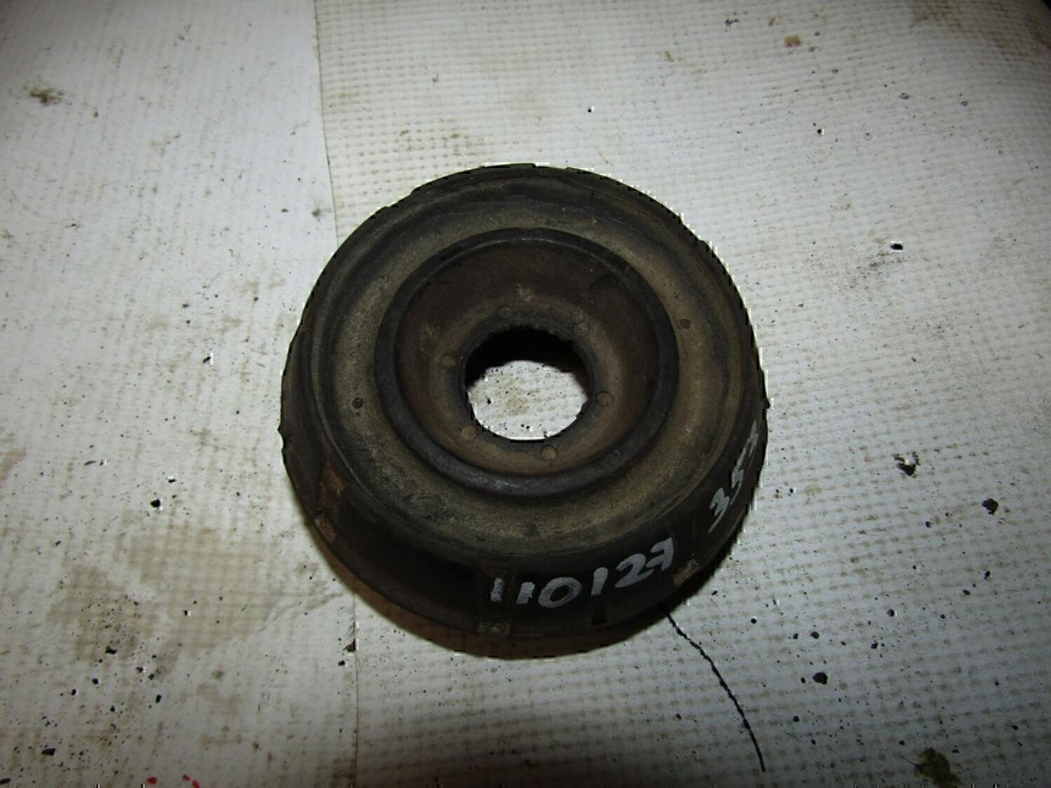 Опора переднего амортизатора RENAULT Duster 2012>