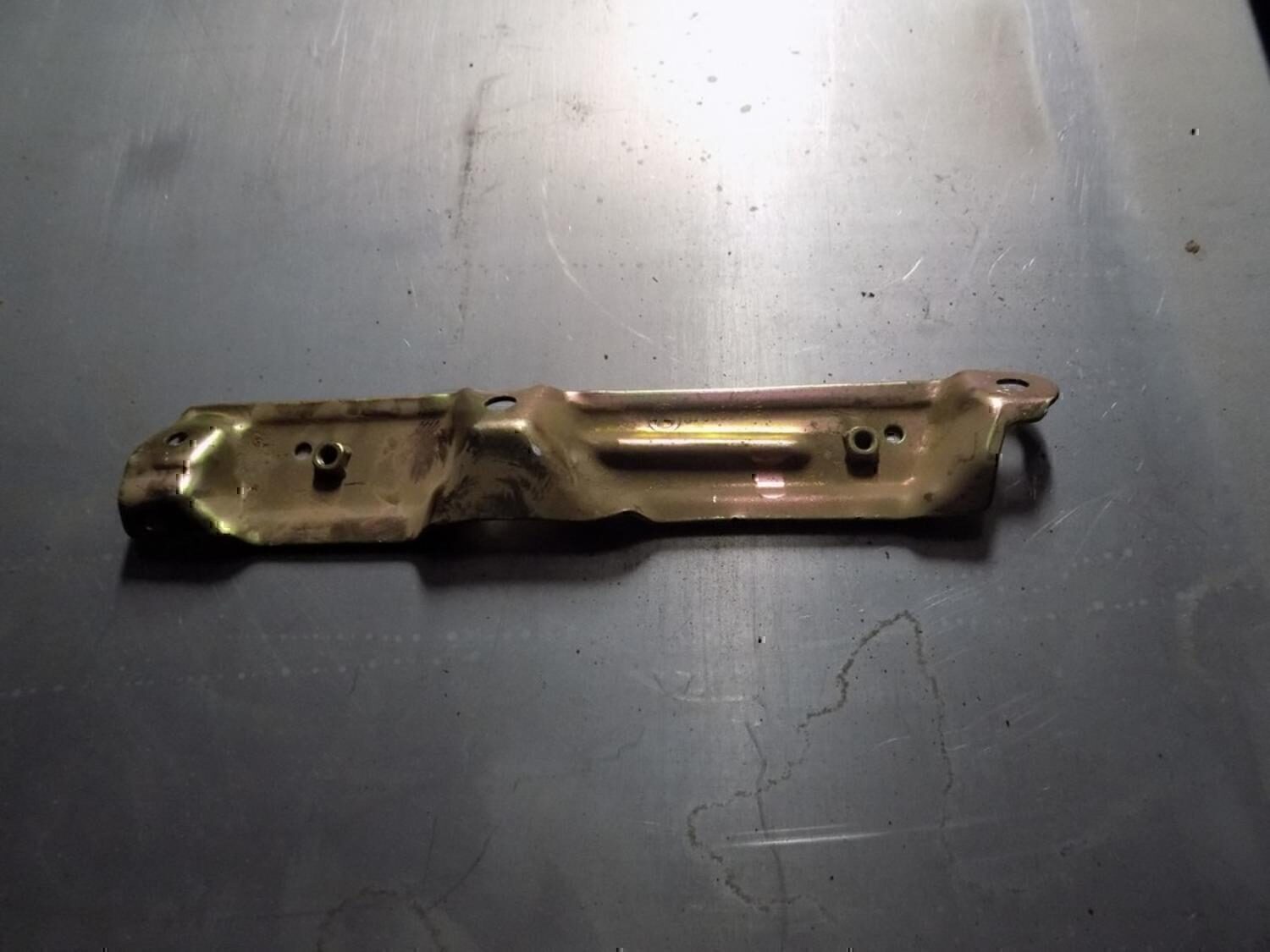 Кронштейн (сопут. товар) GEELY MK Cross 2011>