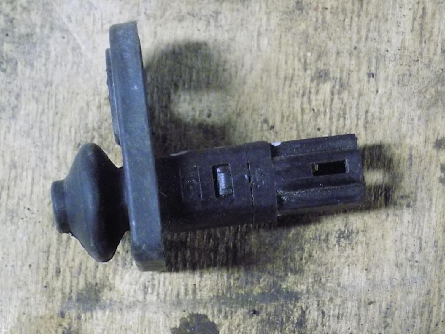 Выключатель концевой HYUNDAI Tucson 2004-2010