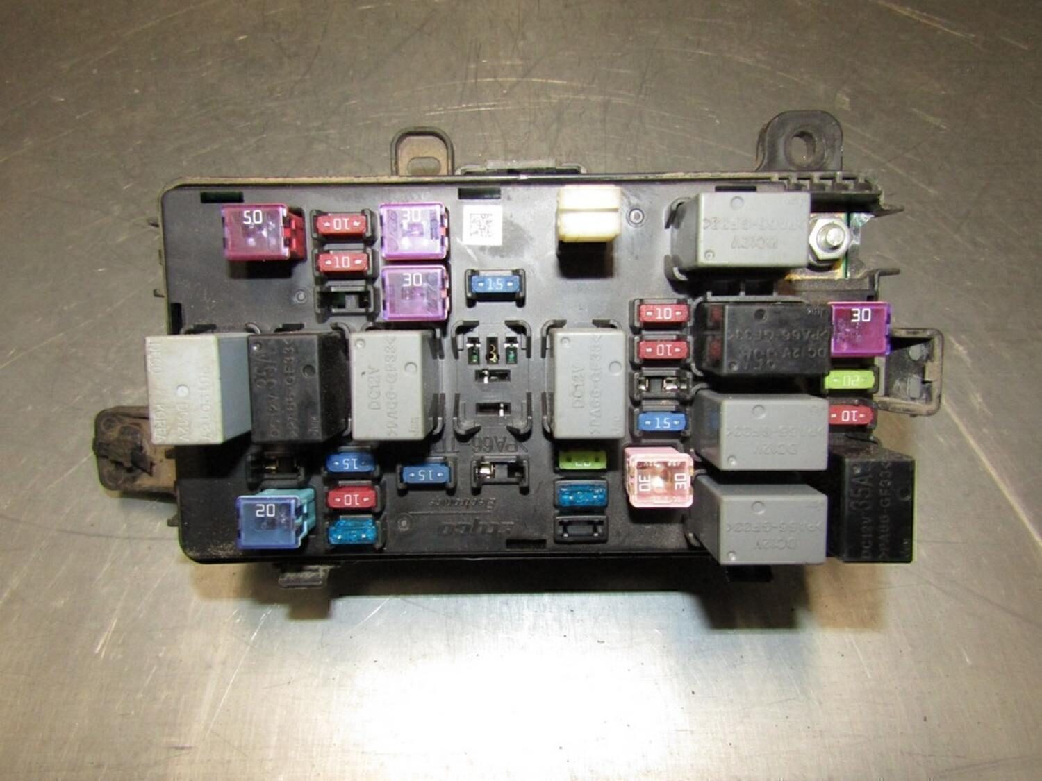 4. Блок предохранителей chevrolet aveo т250. Предохранители авео т250 1. Блок реле шевроле авео т 250. Предохранители и реле авео.