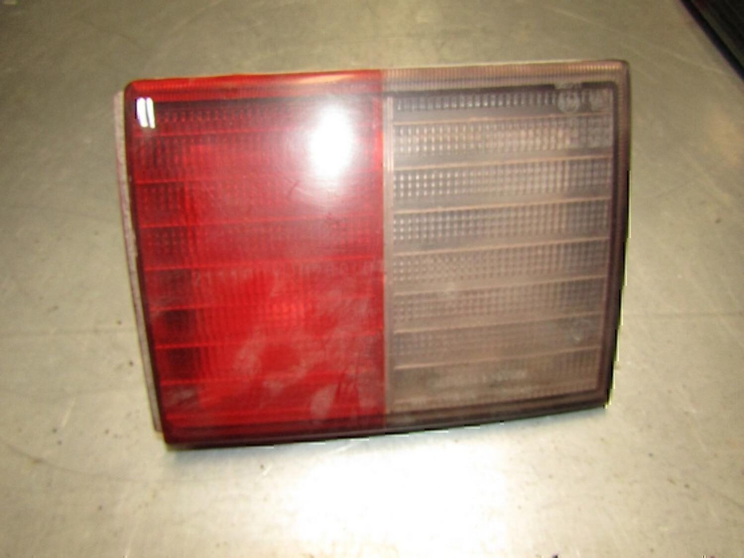 Фонарь задний внутренний правый VAZ Lada 2111