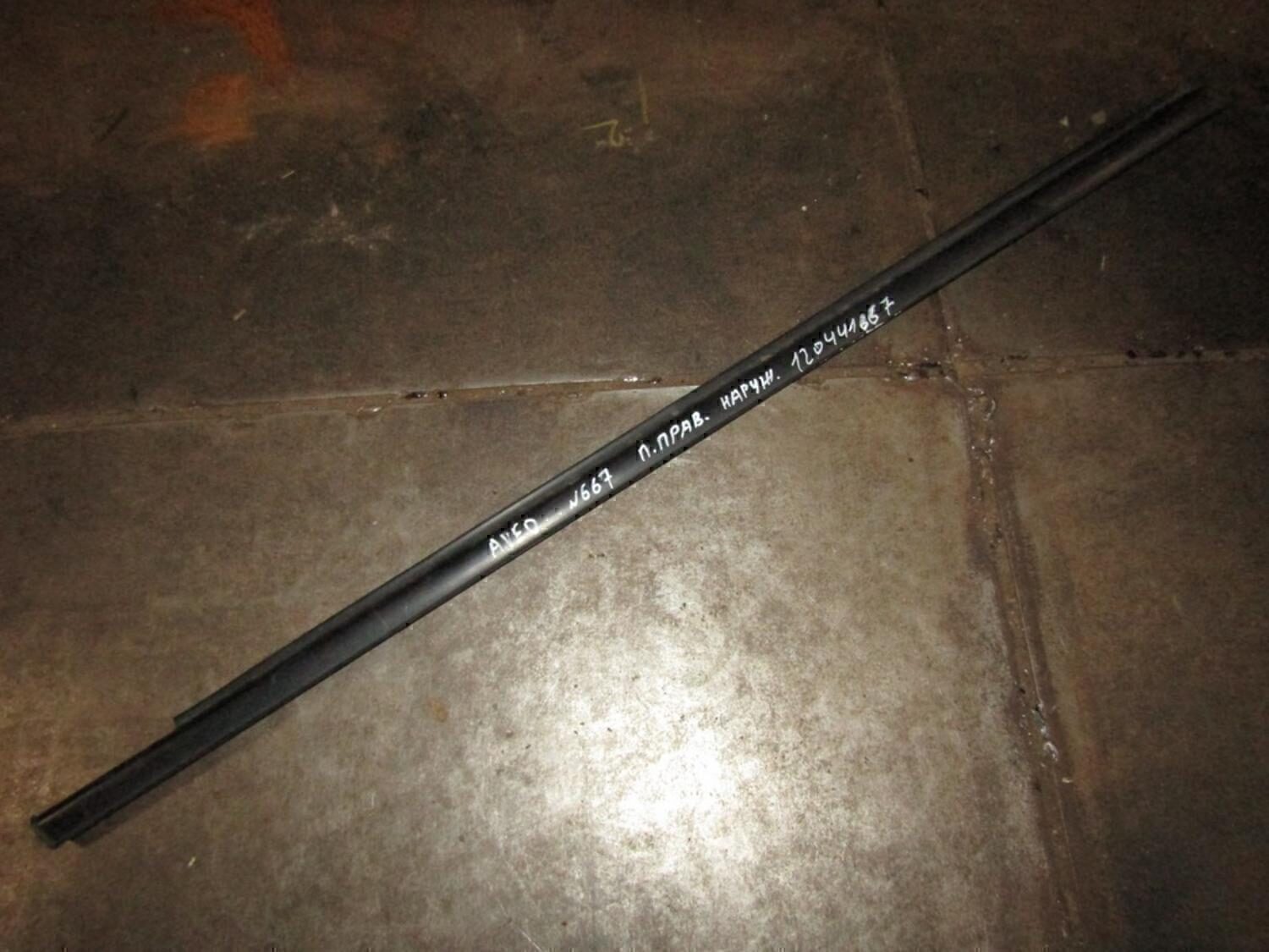 Накладка стекла переднего правого Chevrolet Aveo (T250) 2005-2011