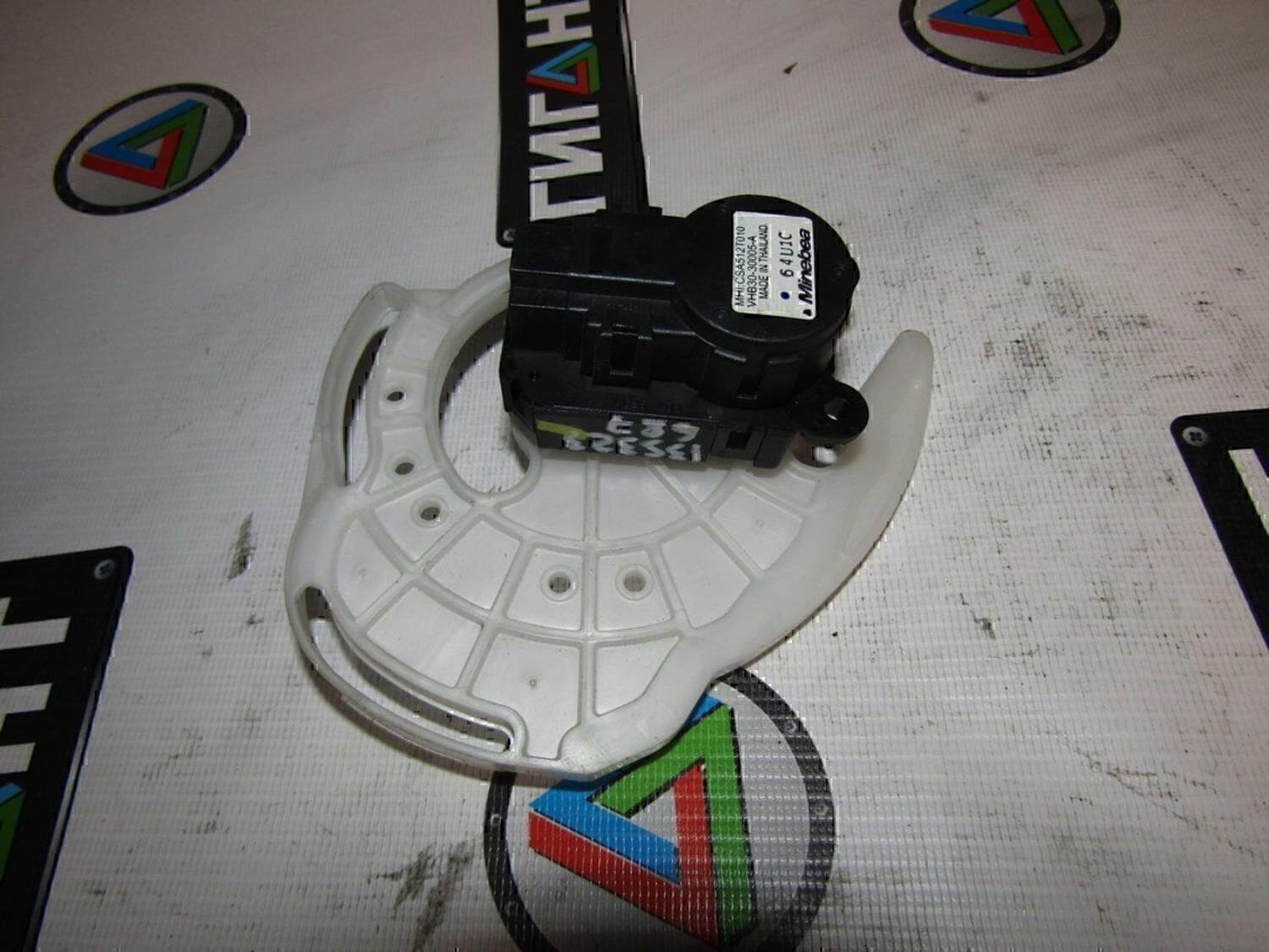 Моторчик заслонки отопителя MITSUBISHI ASX 2010-2016