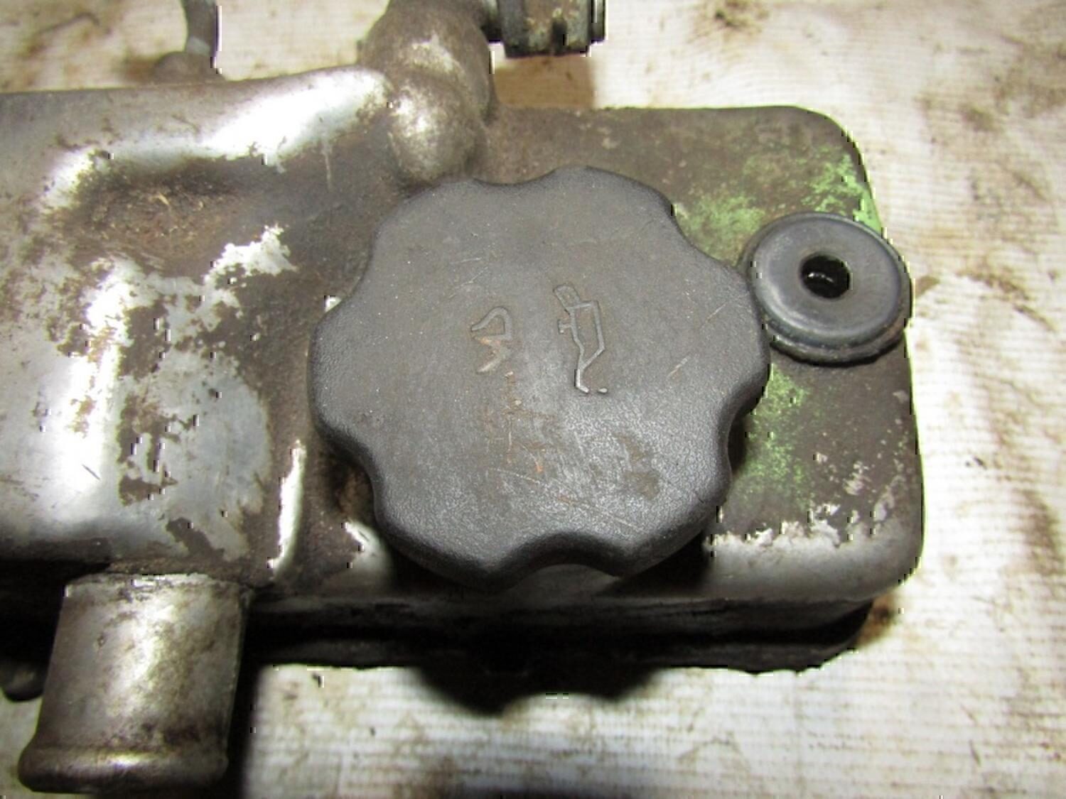 Крышка маслозаливной горловины VAZ Lada Granta 2011>