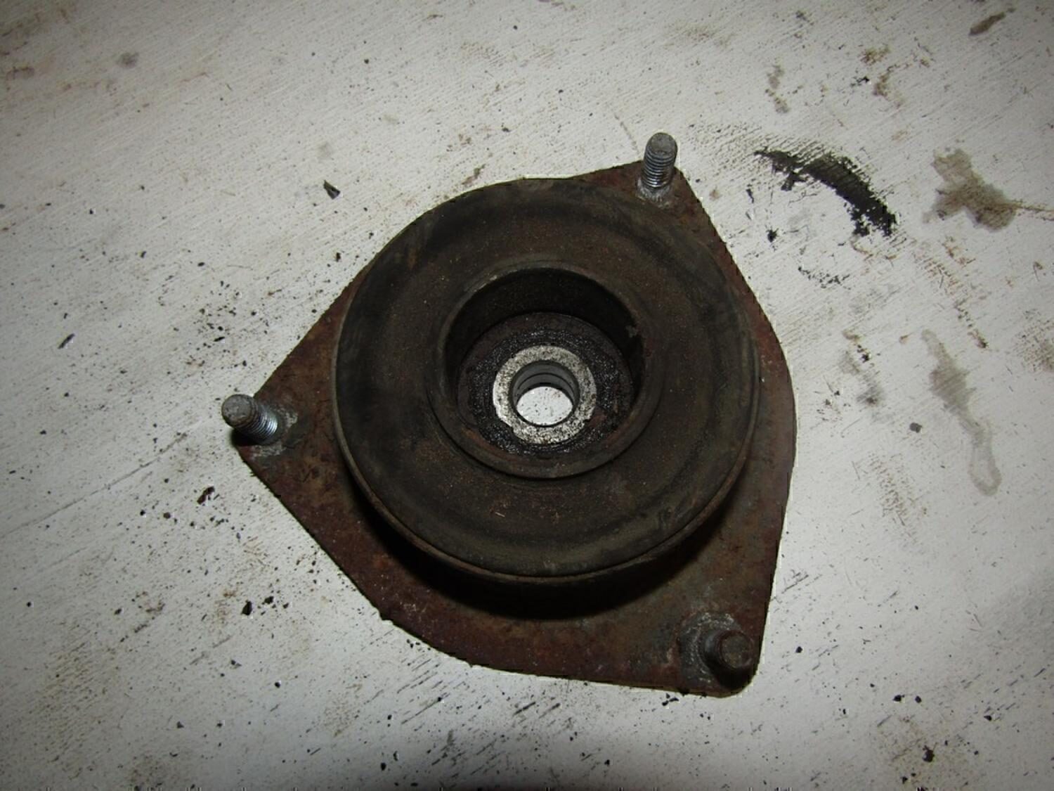 Опора переднего амортизатора VAZ Lada 2115