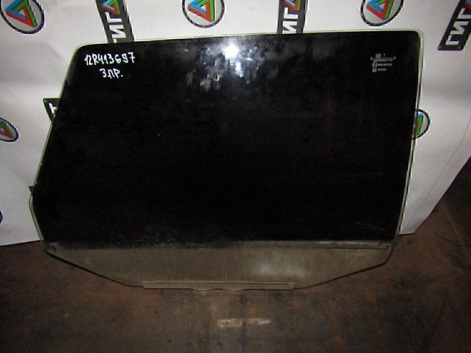 Стекло двери задней правой VAZ Lada 2115