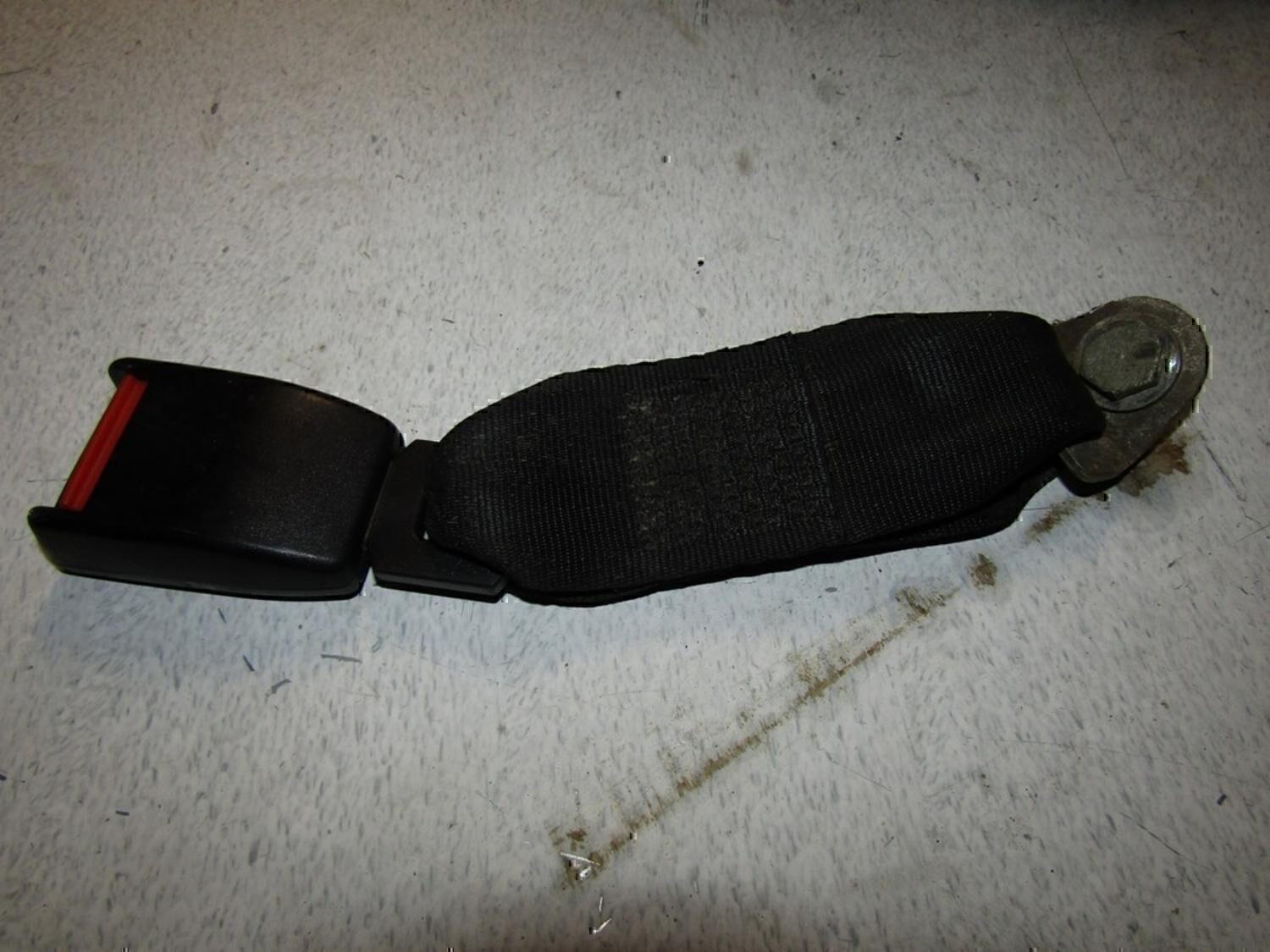 Ответная часть ремня безопасности VAZ Lada 2115