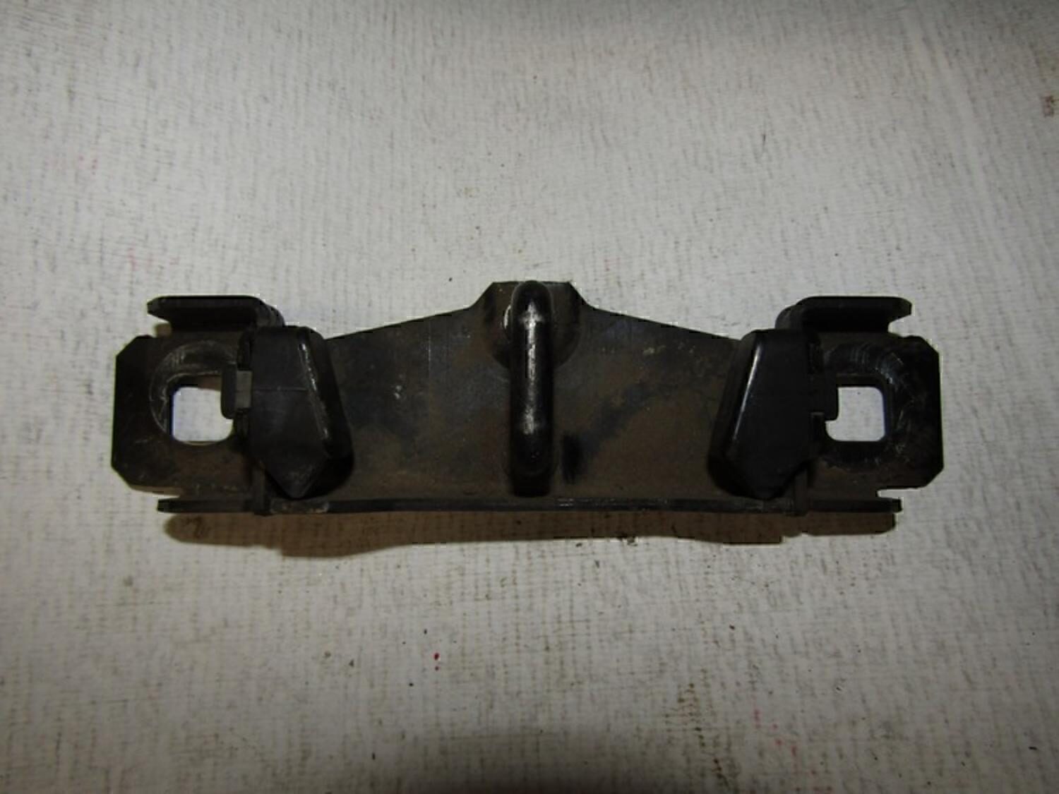 Ответная часть замка багажника FORD Focus II 2005-2008