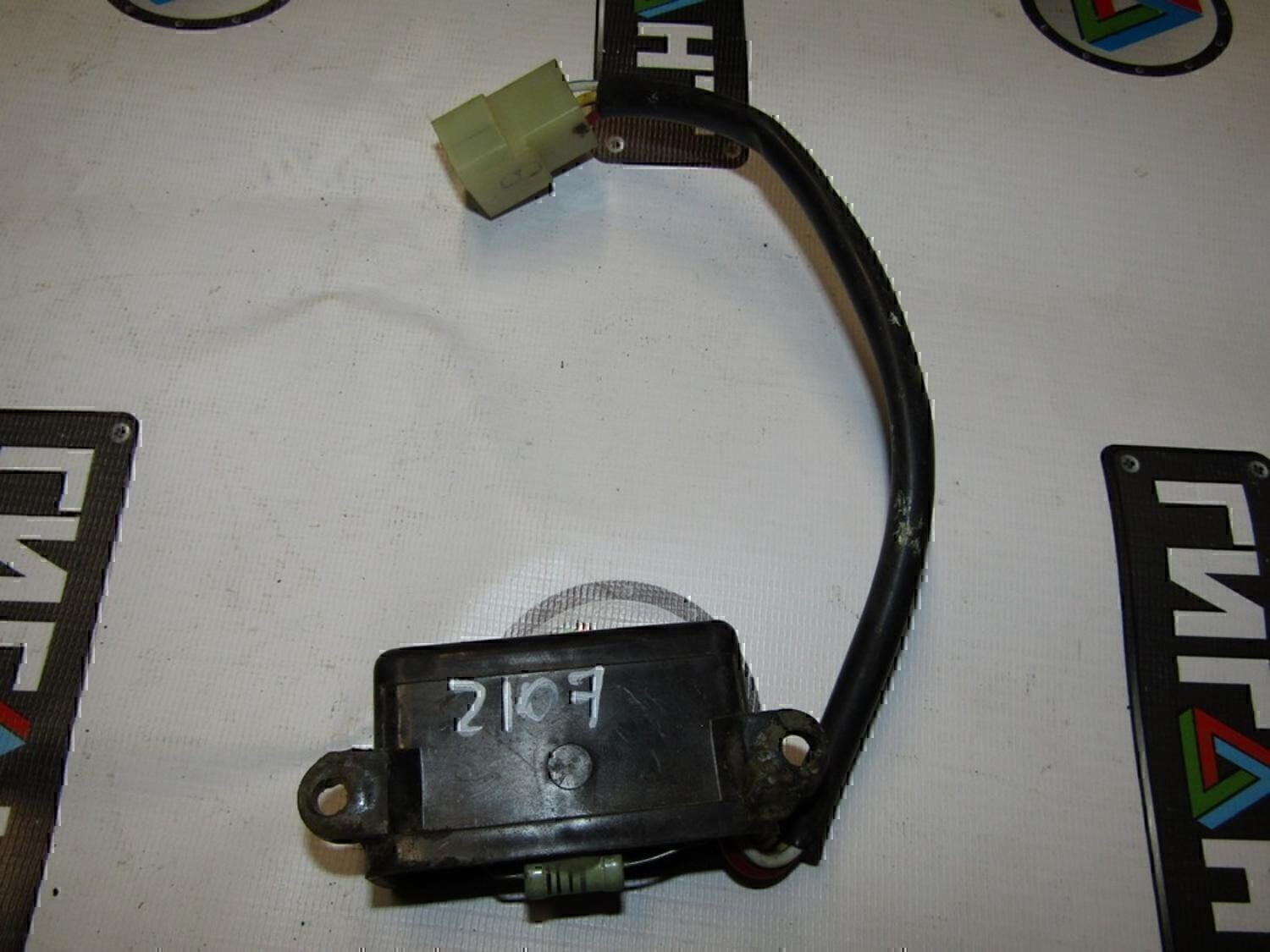 Реле стеклоочистителей VAZ Lada 2107