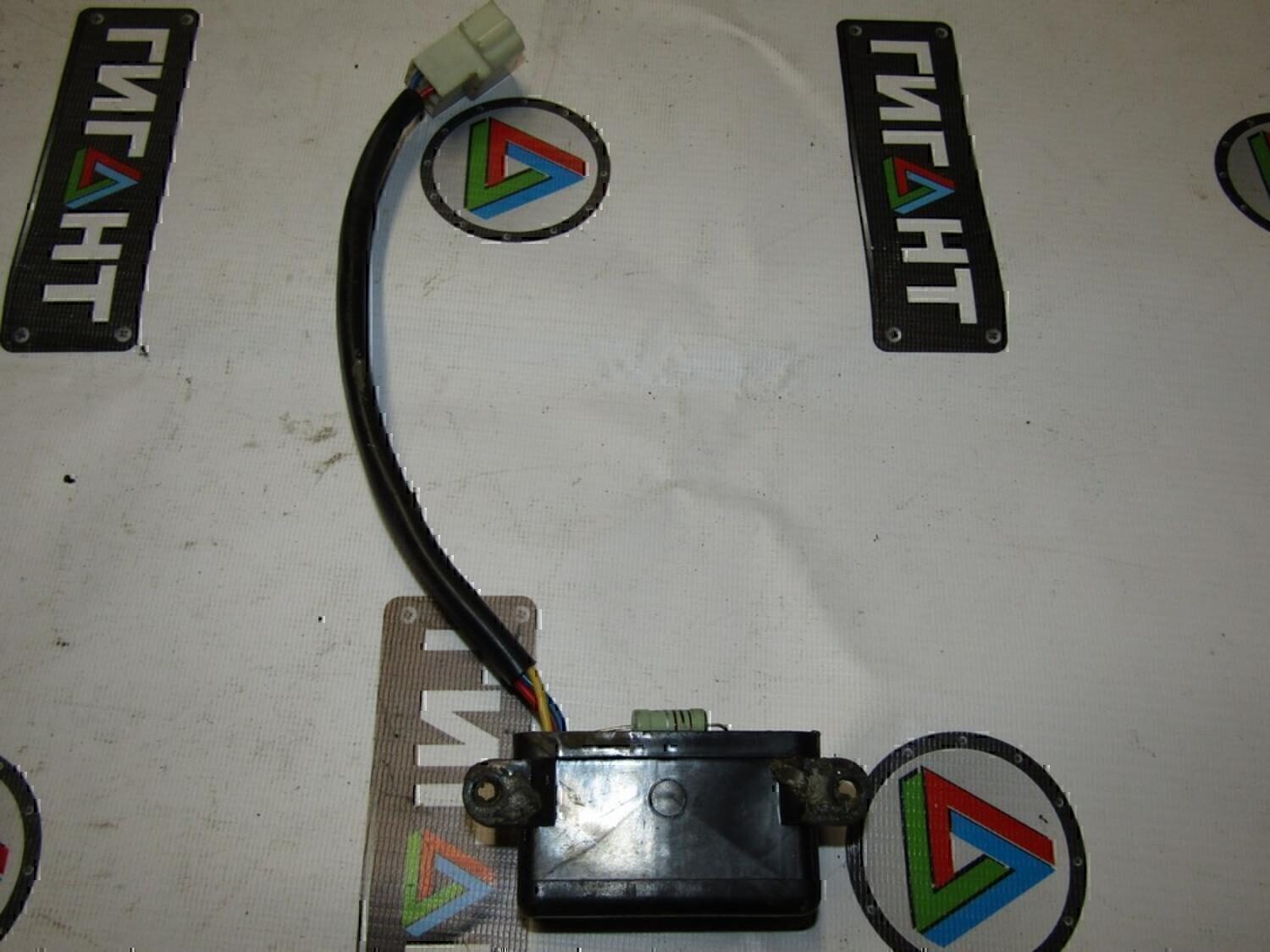 Реле стеклоочистителей VAZ Lada 2107