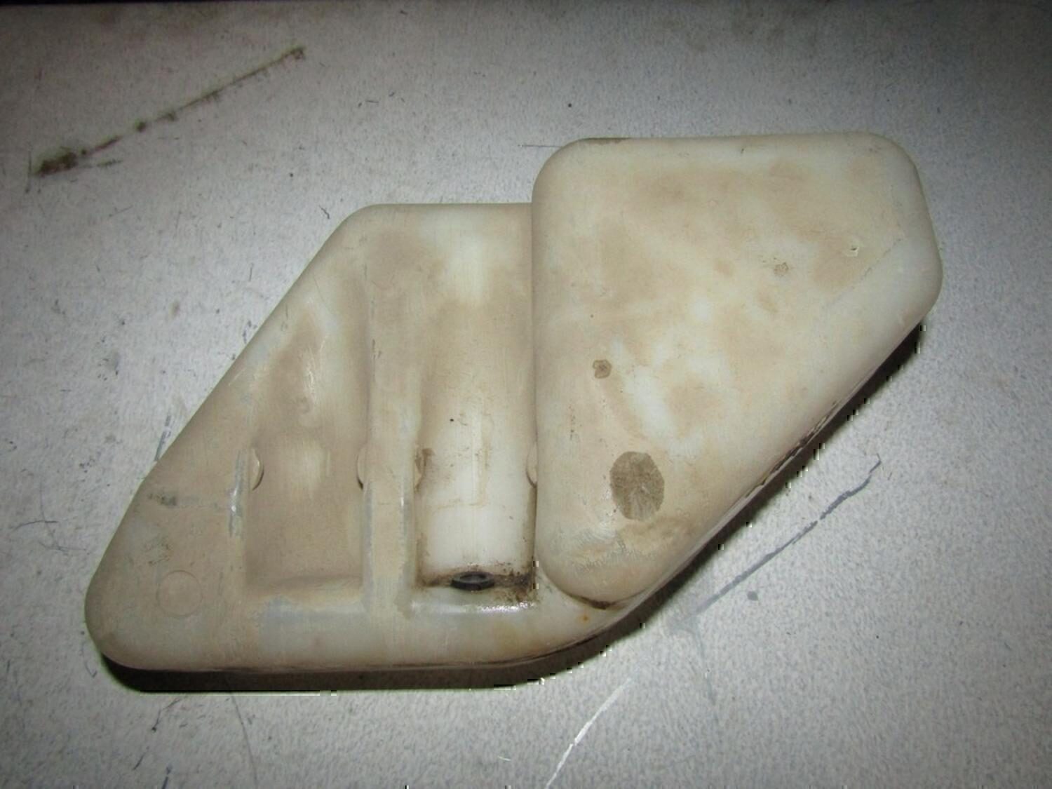 Бачок омывателя лобового стекла VAZ Lada 2115