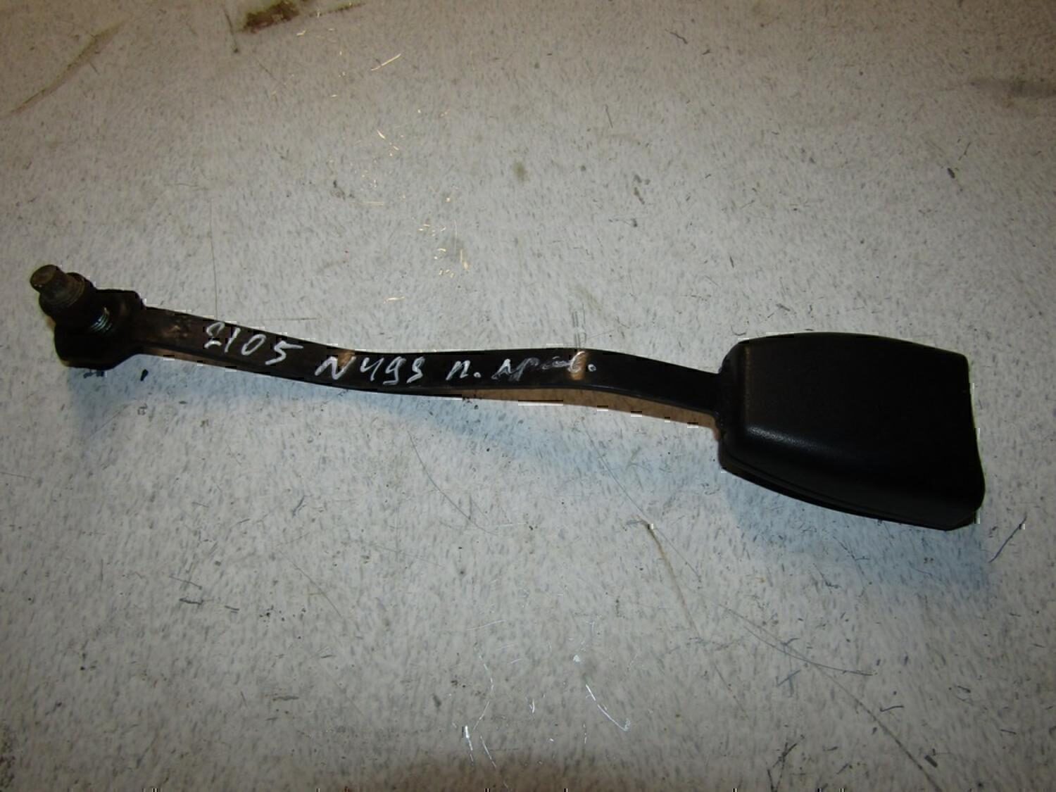 Ответная часть ремня безопасности VAZ Lada 2107