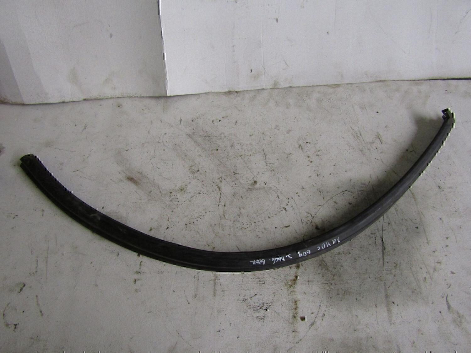 Уплотнитель двери Chevrolet Lanos 2004-2010