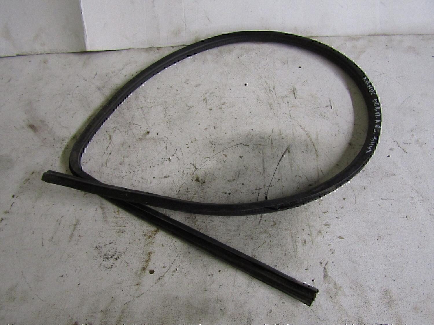 Уплотнитель двери Chevrolet Lanos 2004-2010