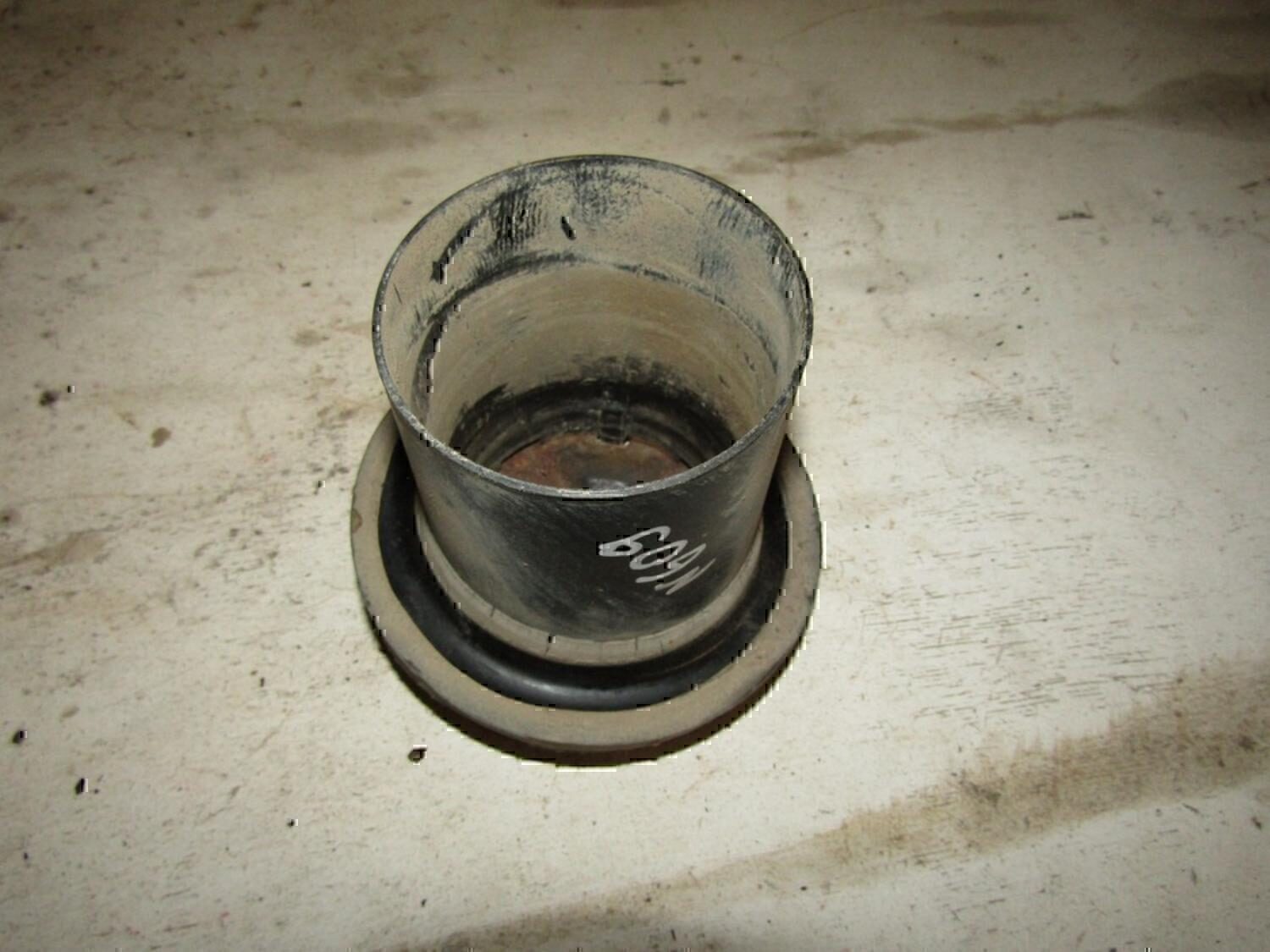 Пыльник переднего амортизатора — фото 2