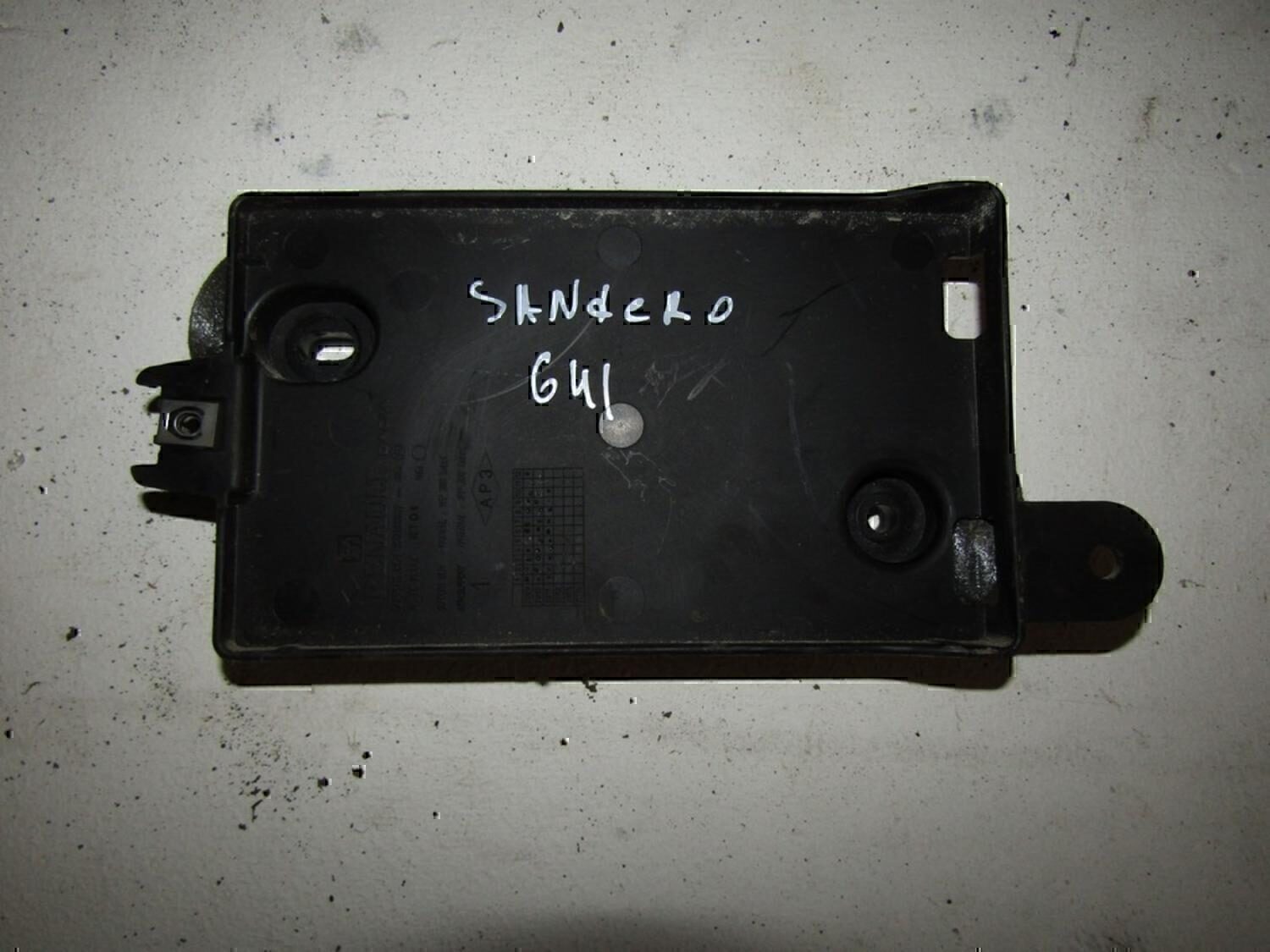 Накладка (кузов внутри) RENAULT Sandero 2009-2014