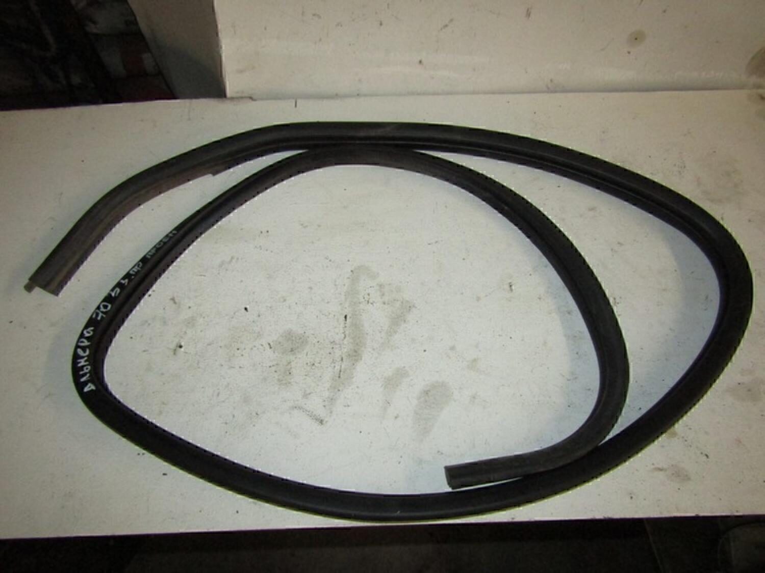 Уплотнитель (внутри) NISSAN Almera N16 2000-2006