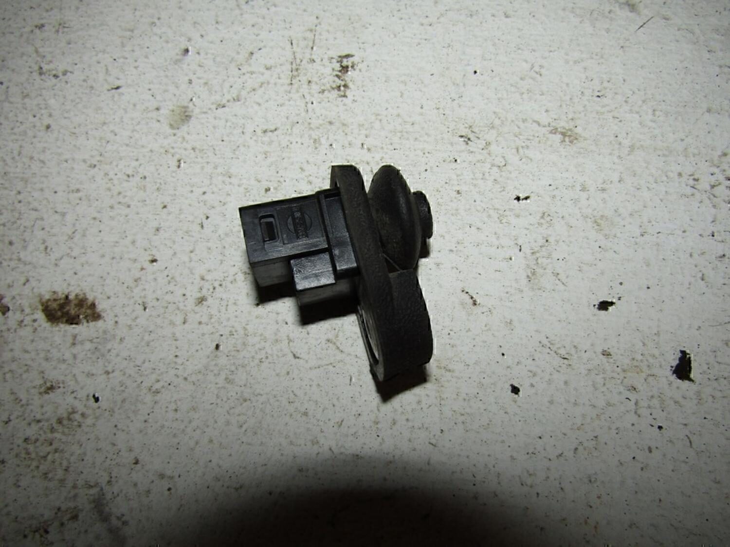 Выключатель концевой INFINITI Almera N16 2000-2006