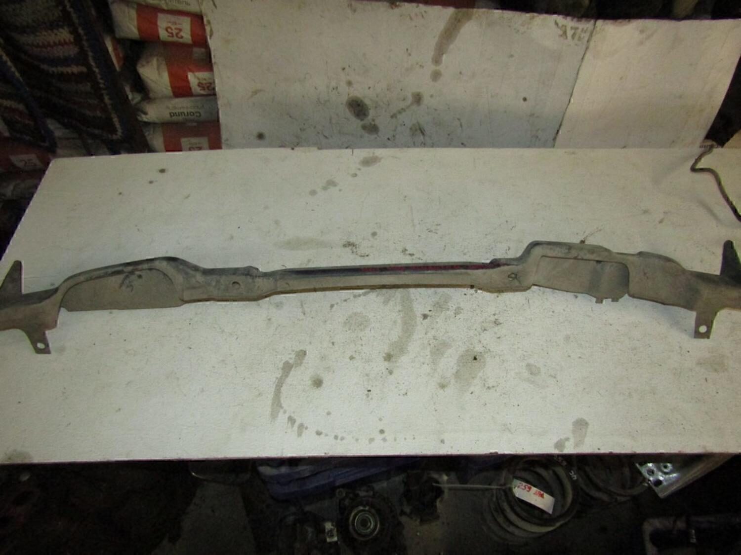 кронштейн заднего бампера NISSAN Note (E11) 2006-2013