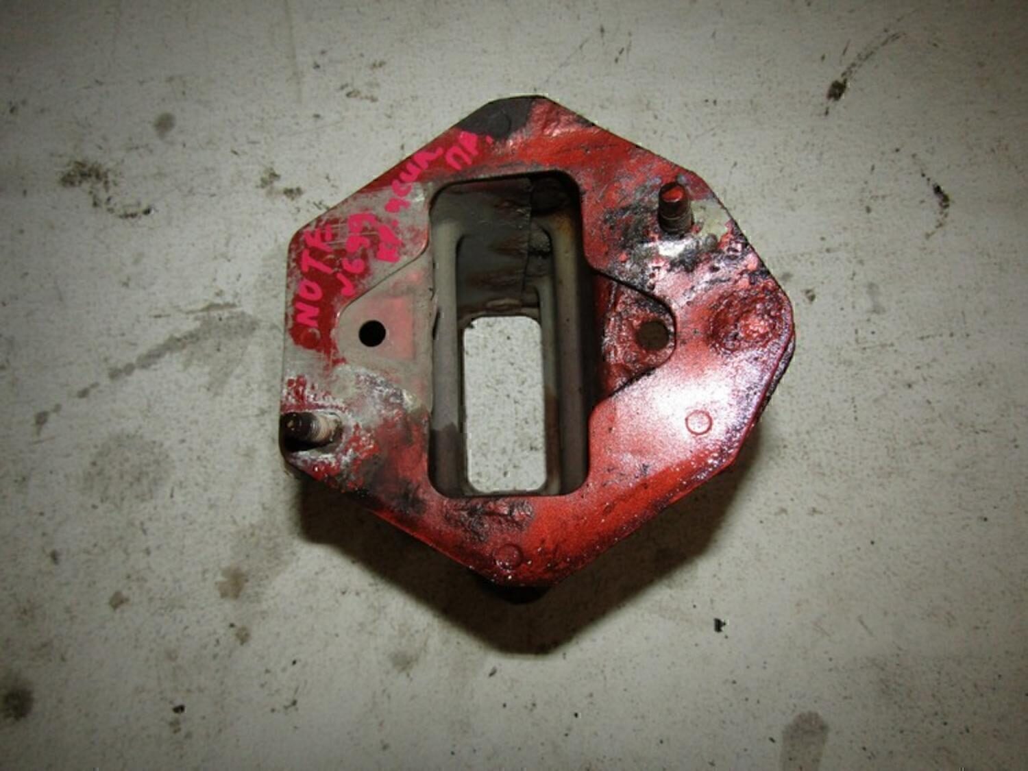 Кронштейн усилителя переднего бампера правый NISSAN Note (E11) 2006-2013