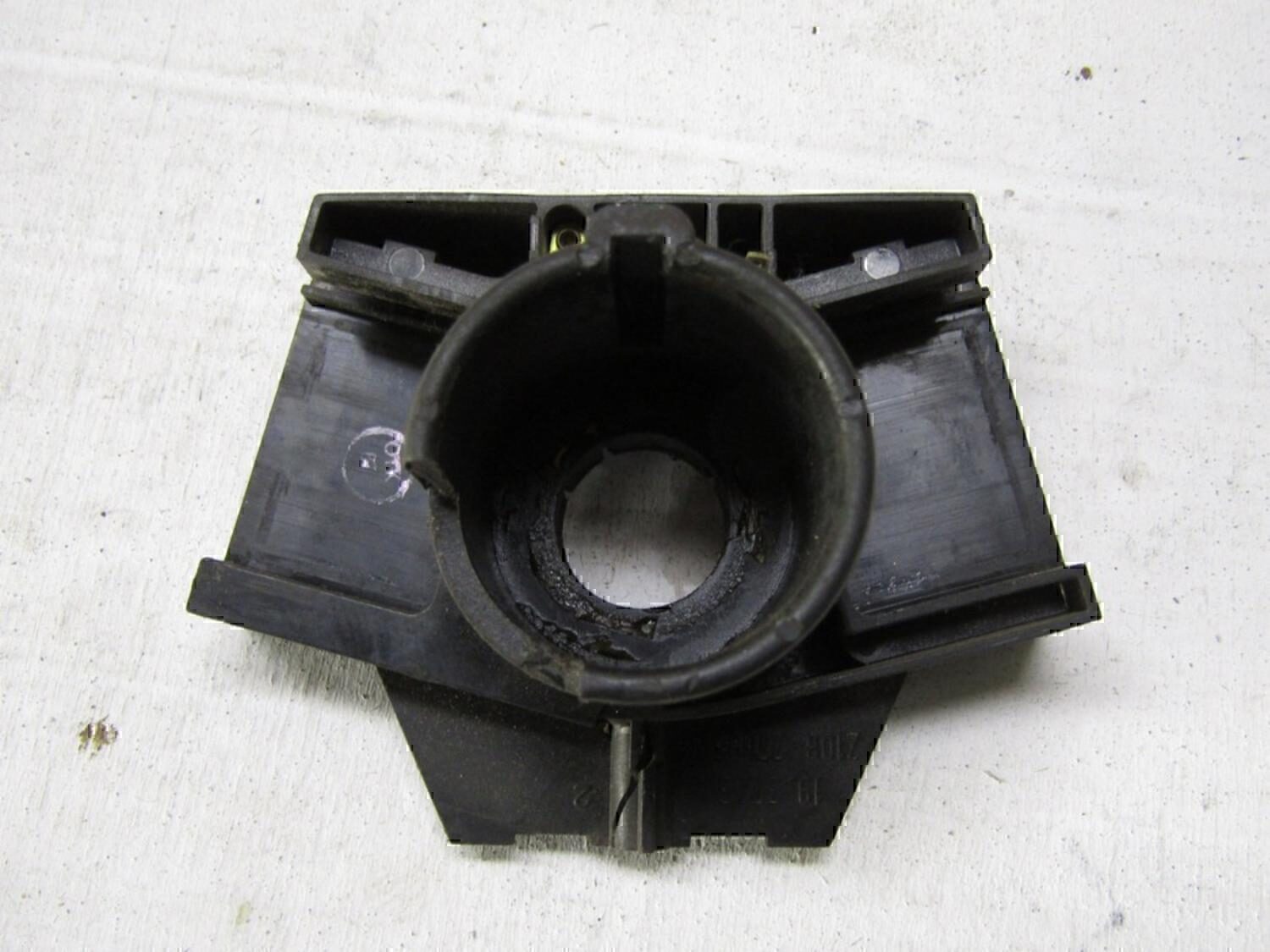 Кронштейн (сопут. товар) VAZ Lada 2115