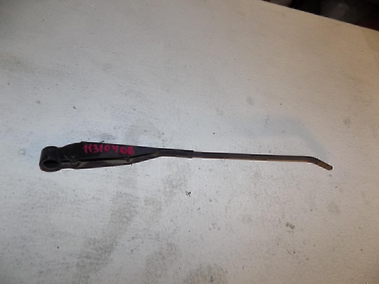 Поводок стеклоочистителя переднего VAZ Lada 2107