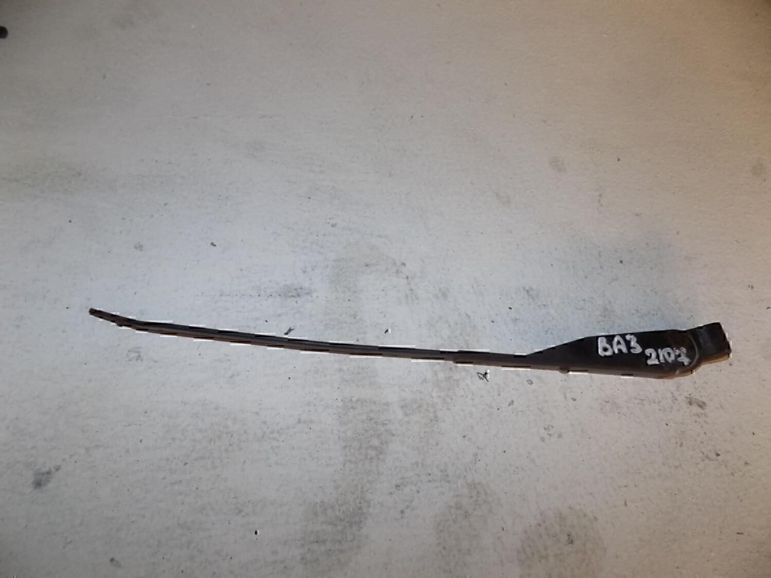 Поводок стеклоочистителя переднего VAZ Lada 2107