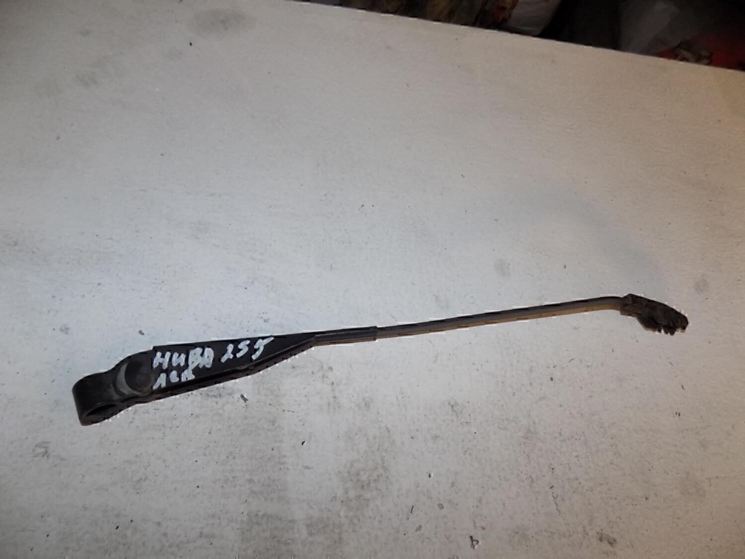 Поводок стеклоочистителя переднего VAZ Lada 2107