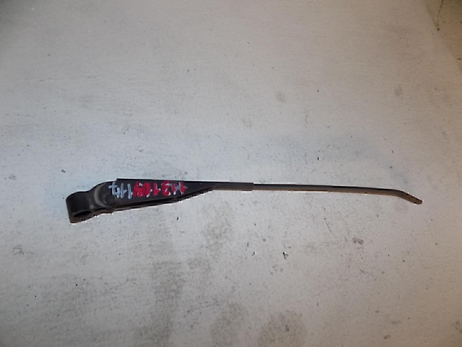 Поводок стеклоочистителя переднего VAZ Lada 2107