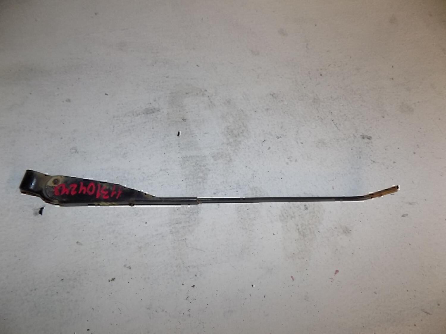 Поводок стеклоочистителя переднего VAZ Lada 2107