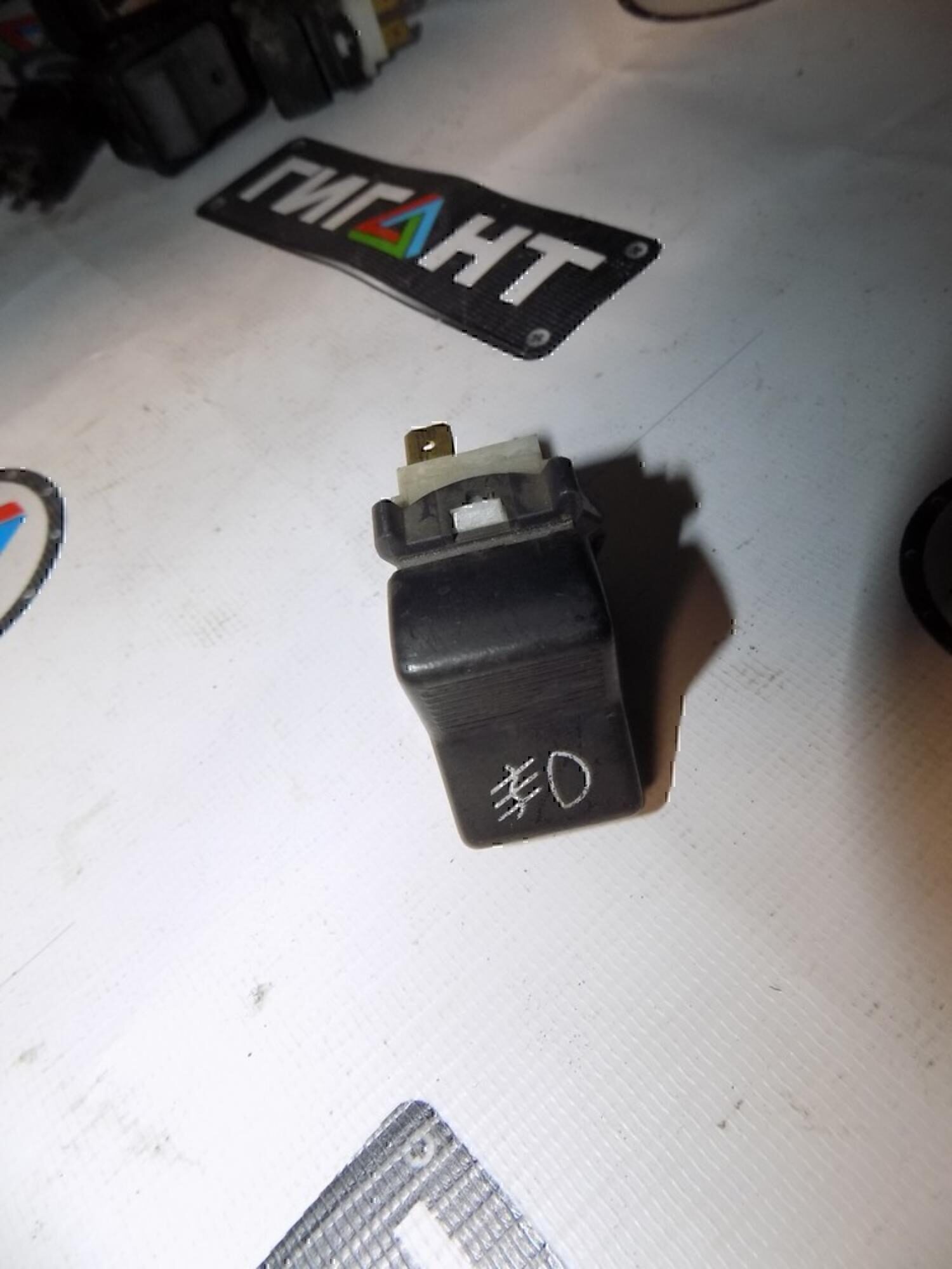 Кнопка противотуманки VAZ Lada 2107