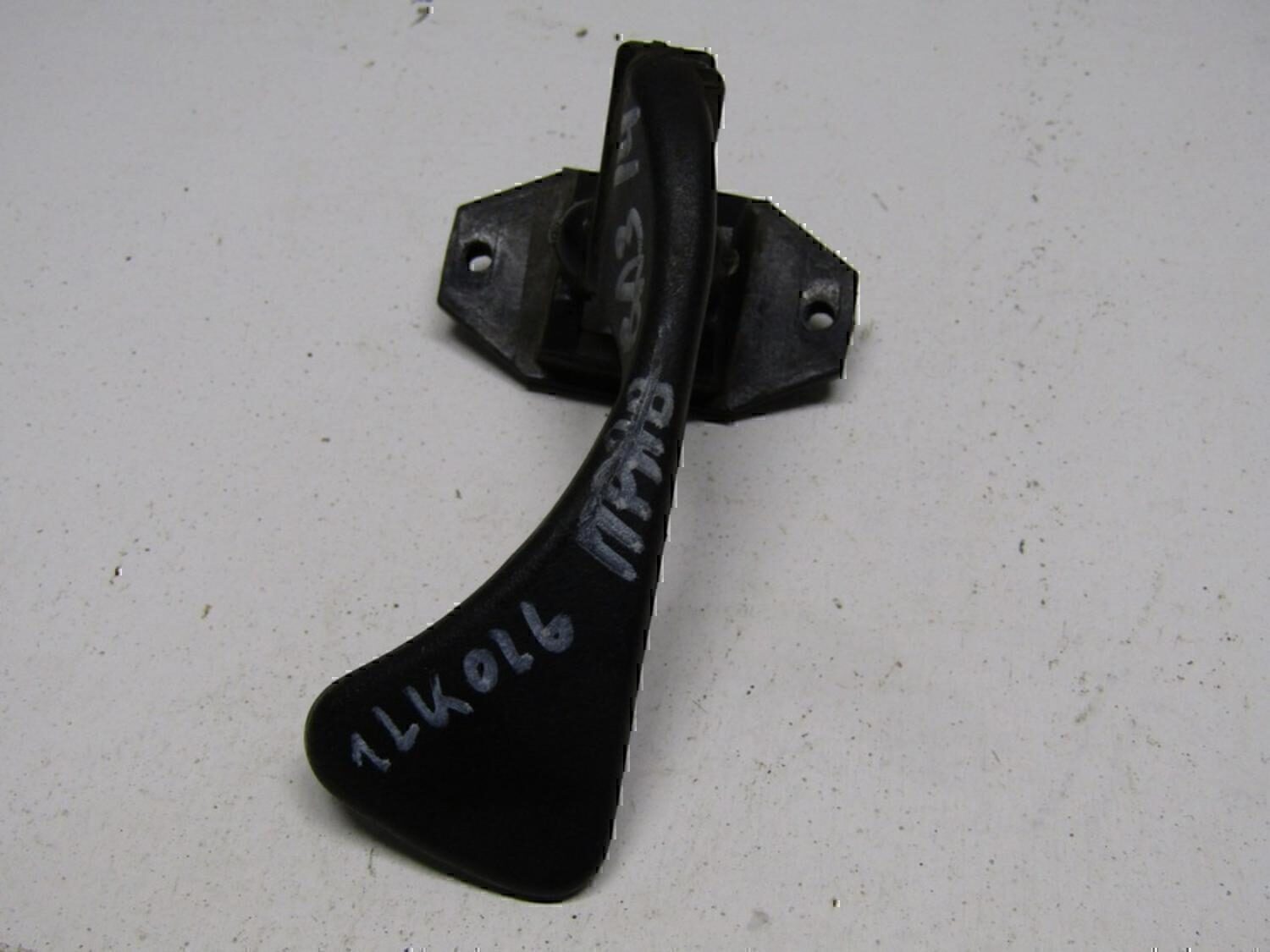 Ручка двери внутренняя правая VAZ Lada 2115