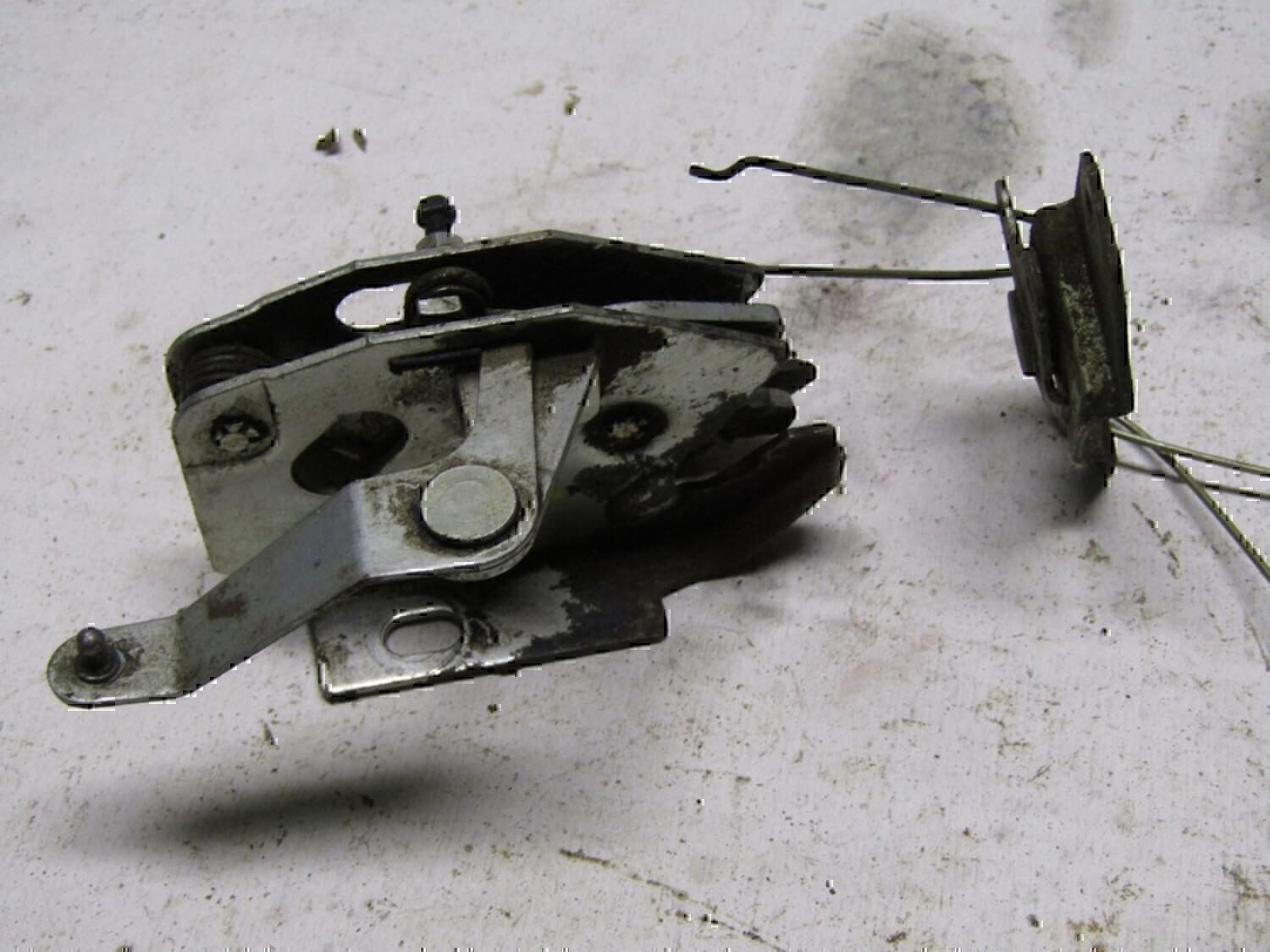 Замок багажника VAZ Lada 2111