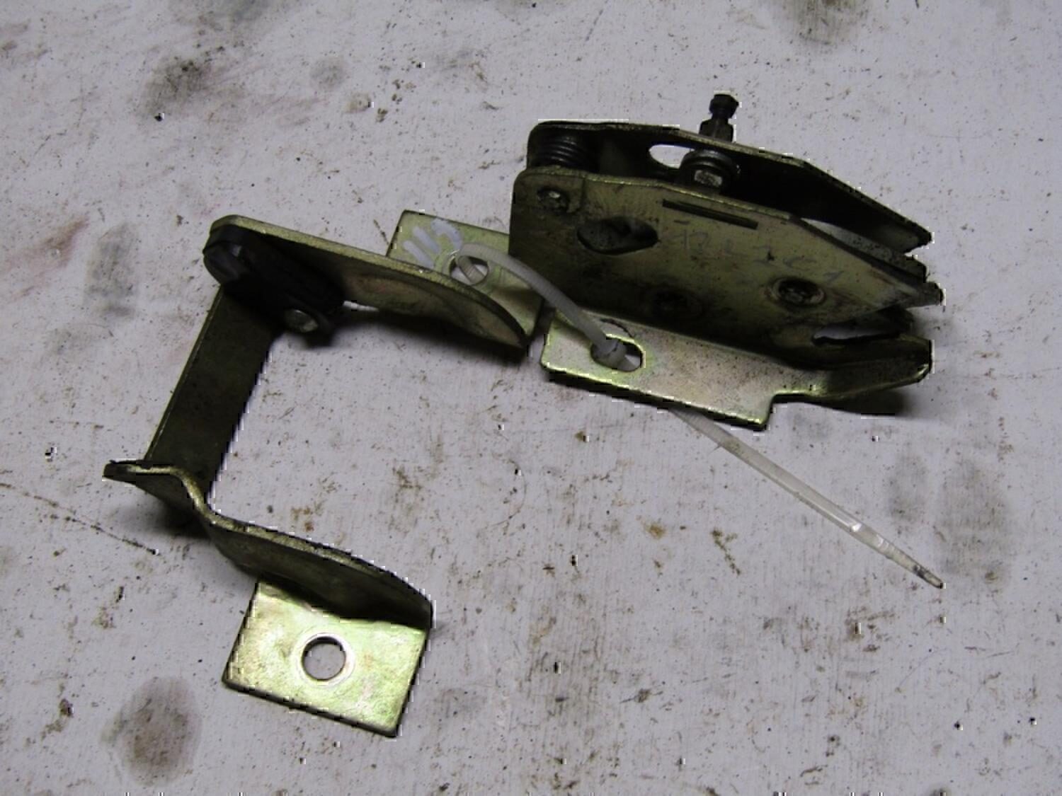 Замок багажника VAZ Lada 2115