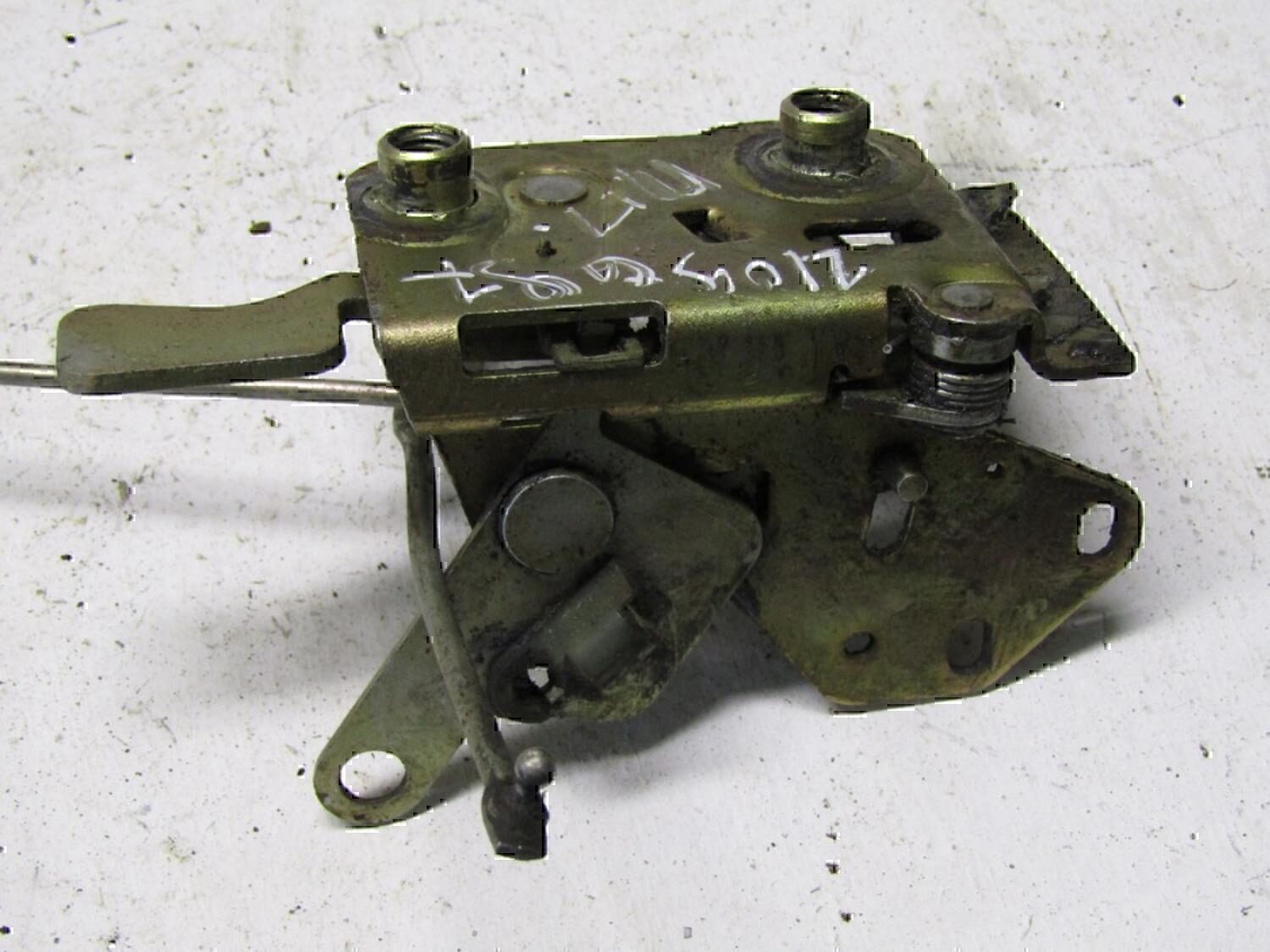 Замок двери передней правой VAZ Lada 2115