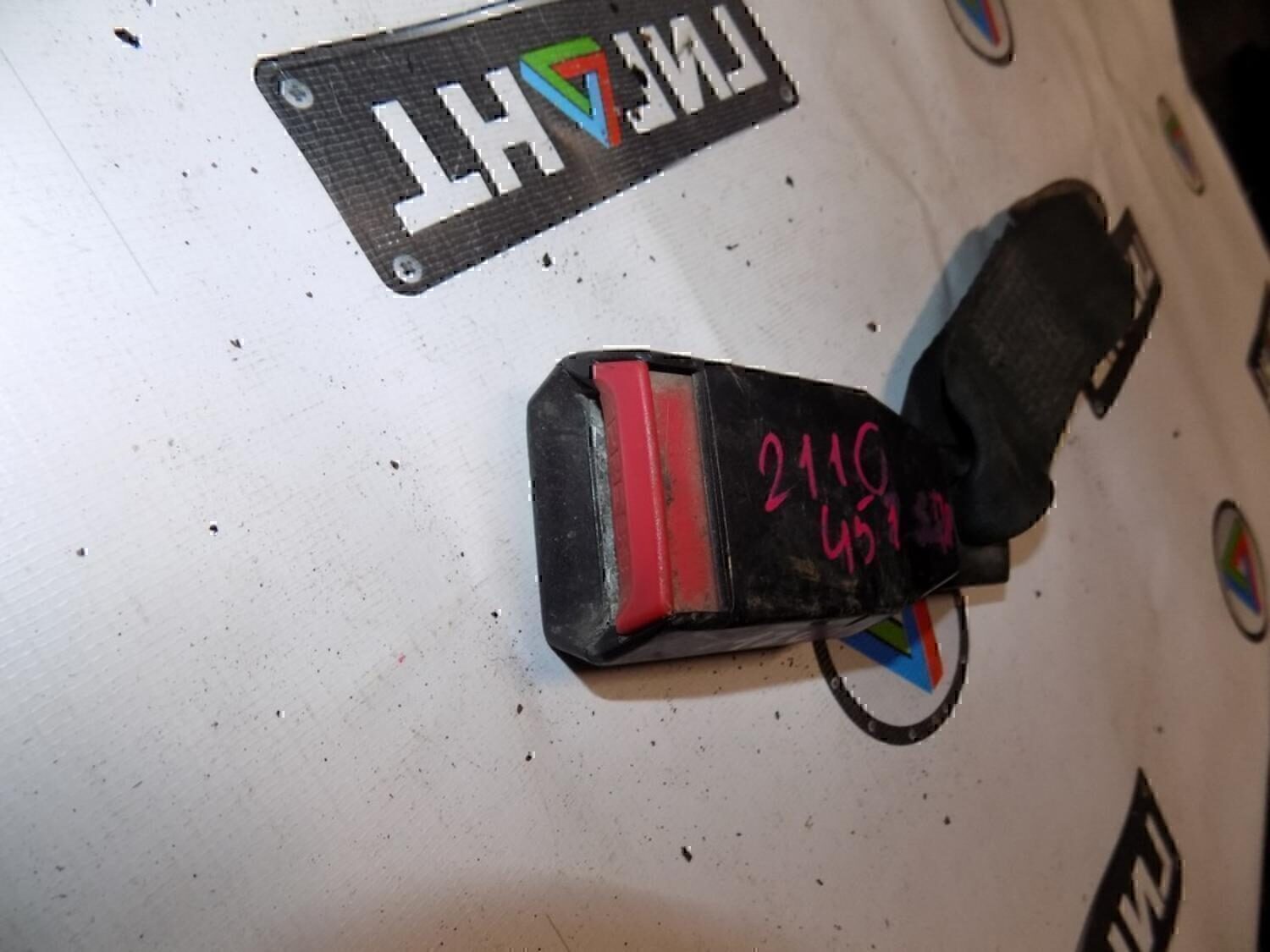 Ответная часть ремня безопасности VAZ Lada 2115