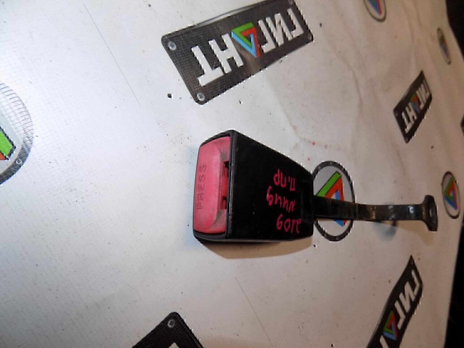 Ответная часть ремня безопасности VAZ Lada 2115