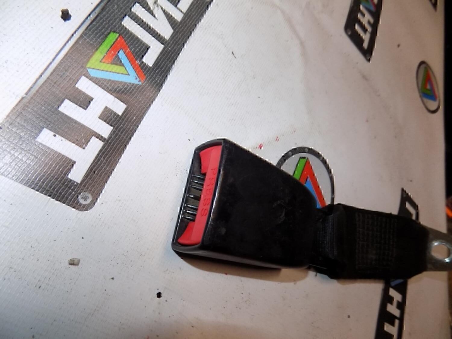 Ответная часть ремня безопасности VAZ Lada 2115