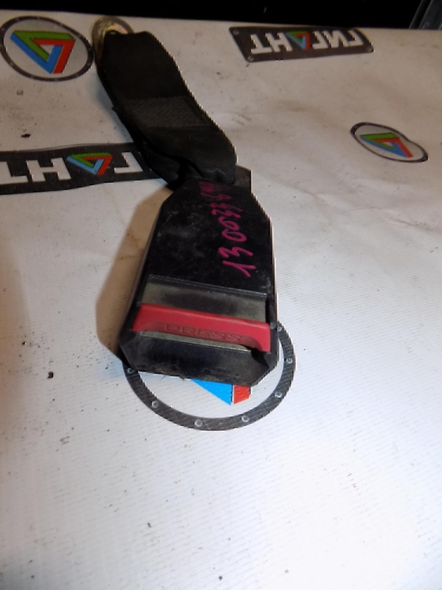 Ответная часть ремня безопасности VAZ Lada 2107