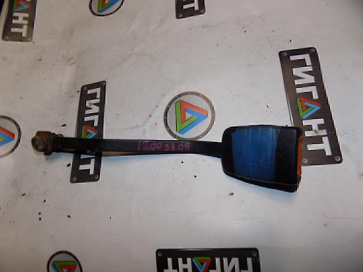 Ответная часть ремня безопасности VAZ Lada 2107