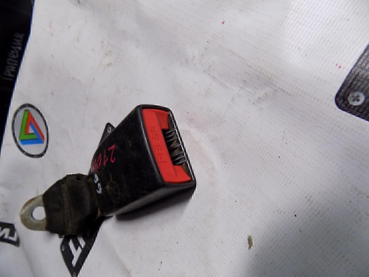 Ответная часть ремня безопасности VAZ Lada 2115