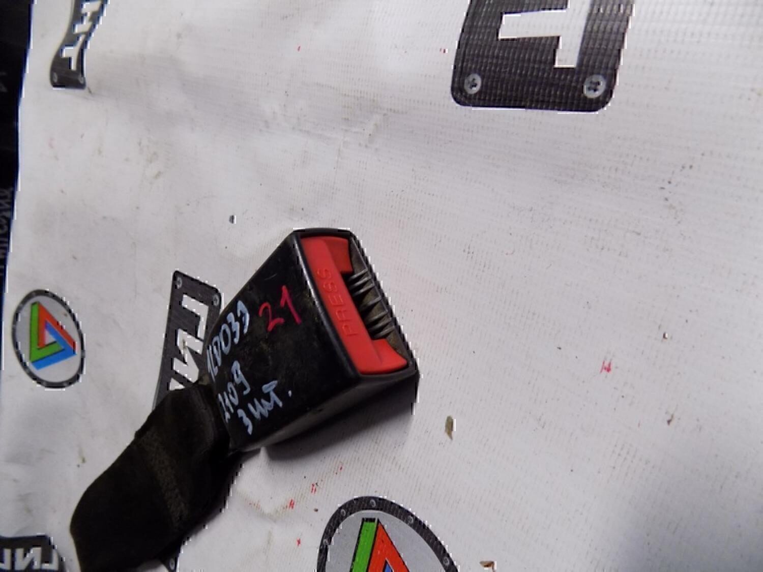 Ответная часть ремня безопасности VAZ Lada 2115