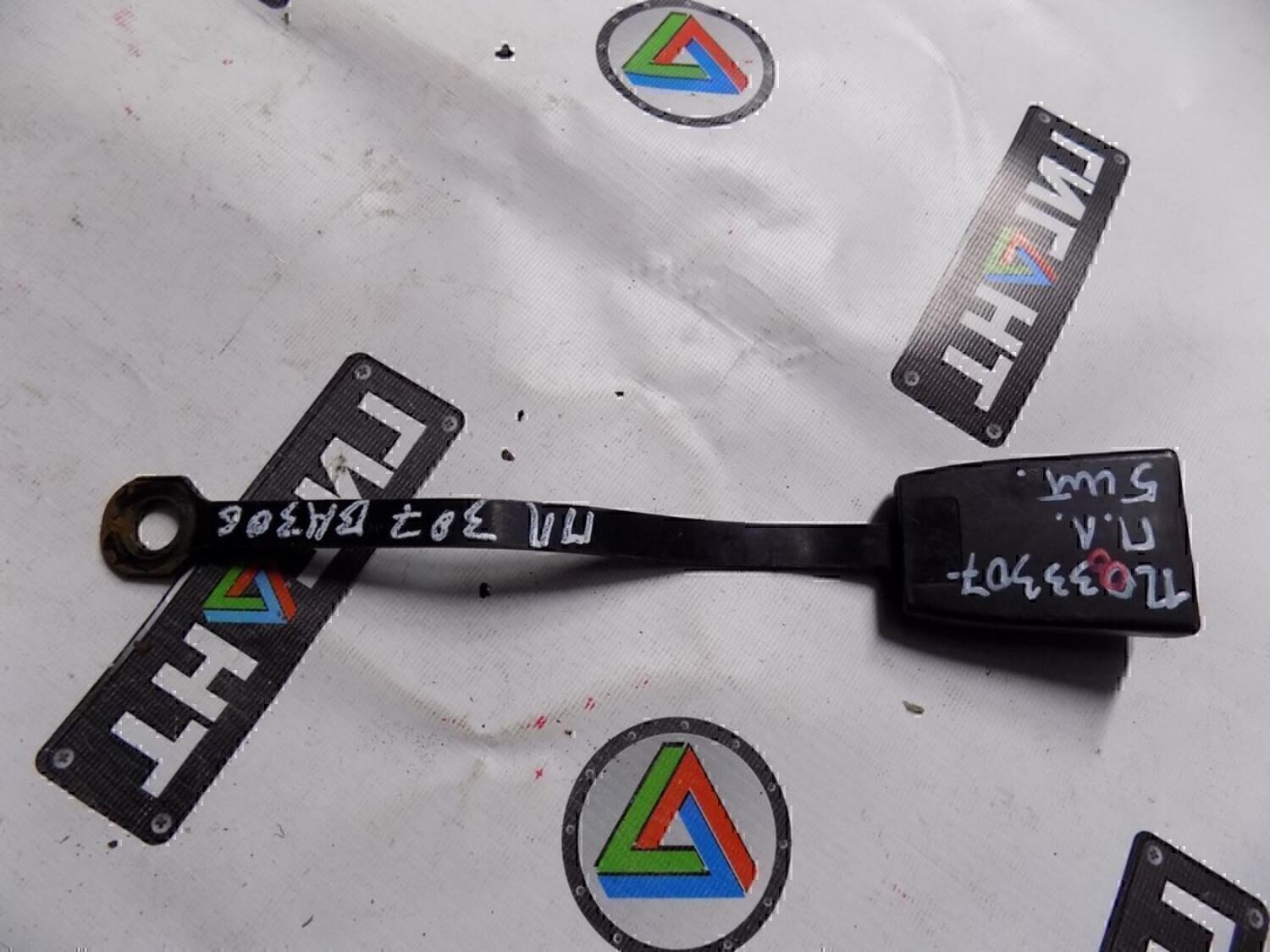 Ответная часть ремня безопасности VAZ Lada 2107