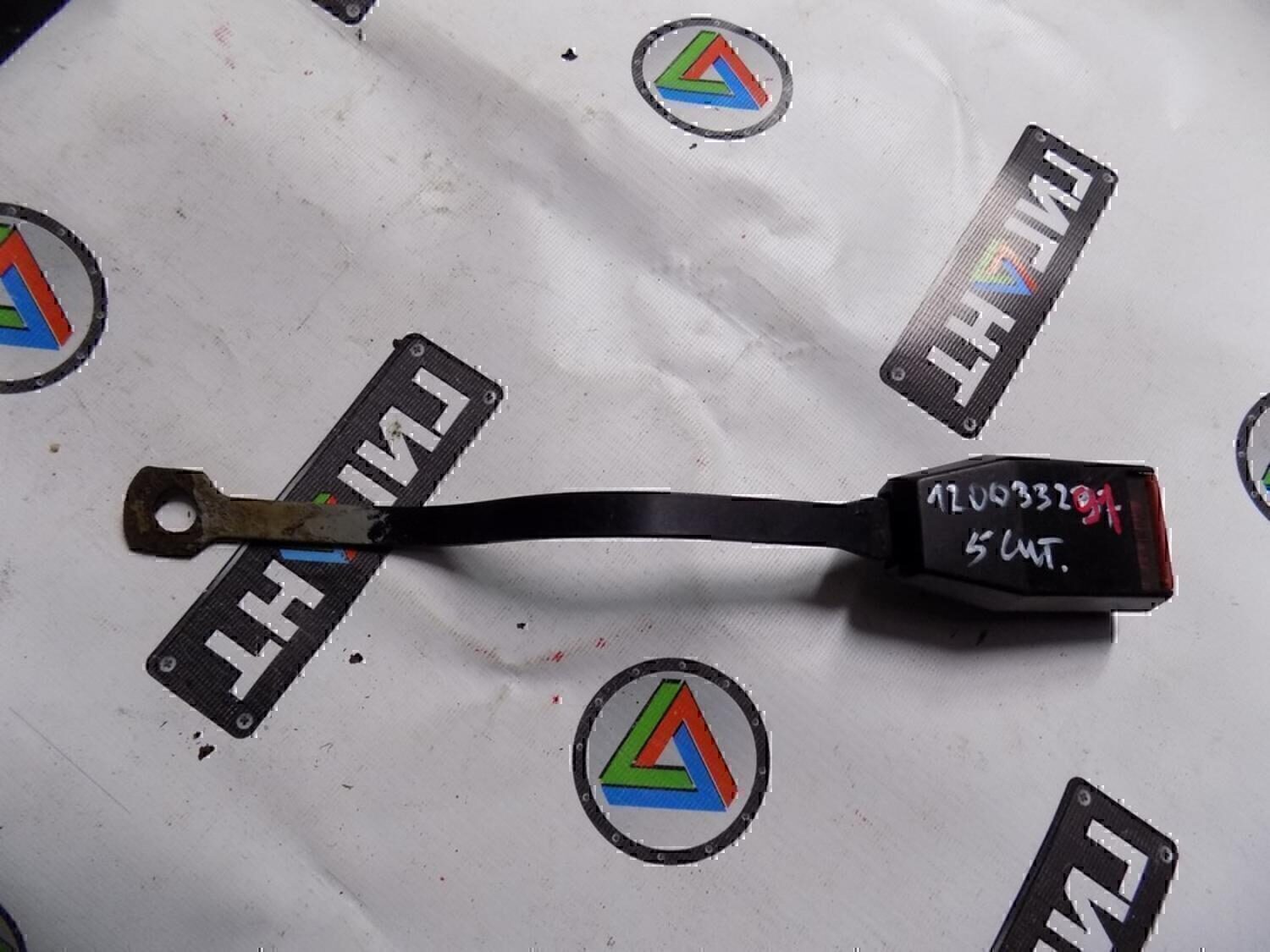 Ответная часть ремня безопасности VAZ Lada 2107