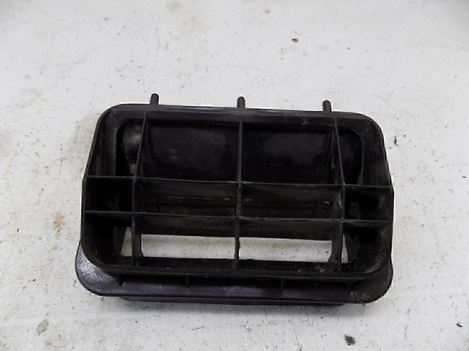 Решетка вентиляционная VW Passat [B3] 1988-1993