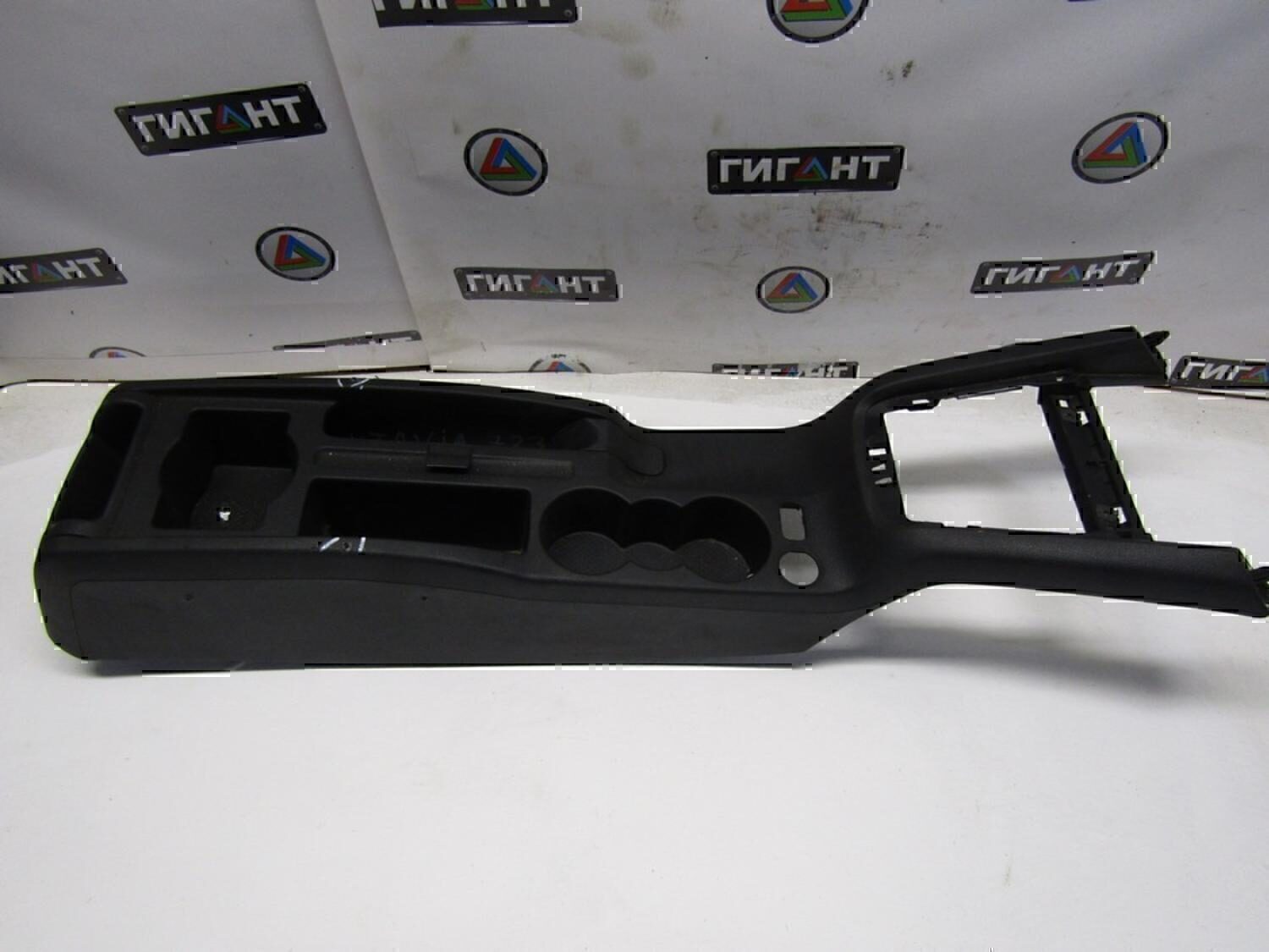 Консоль SKODA Octavia (A5 1Z-) 2004-2013