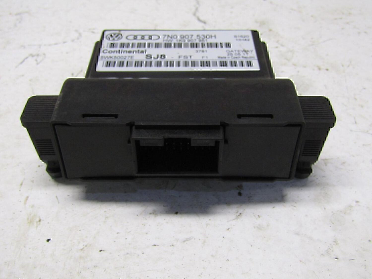 Блок электронный Audi Touran 2003-2010